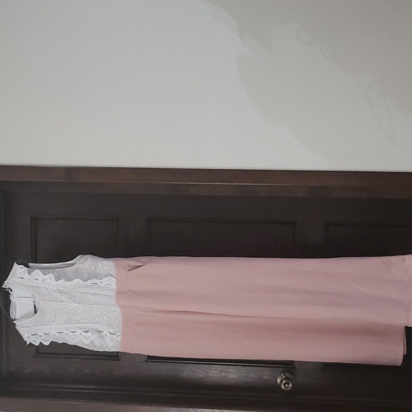 Halter jumpsuit - Picture 1 of 5